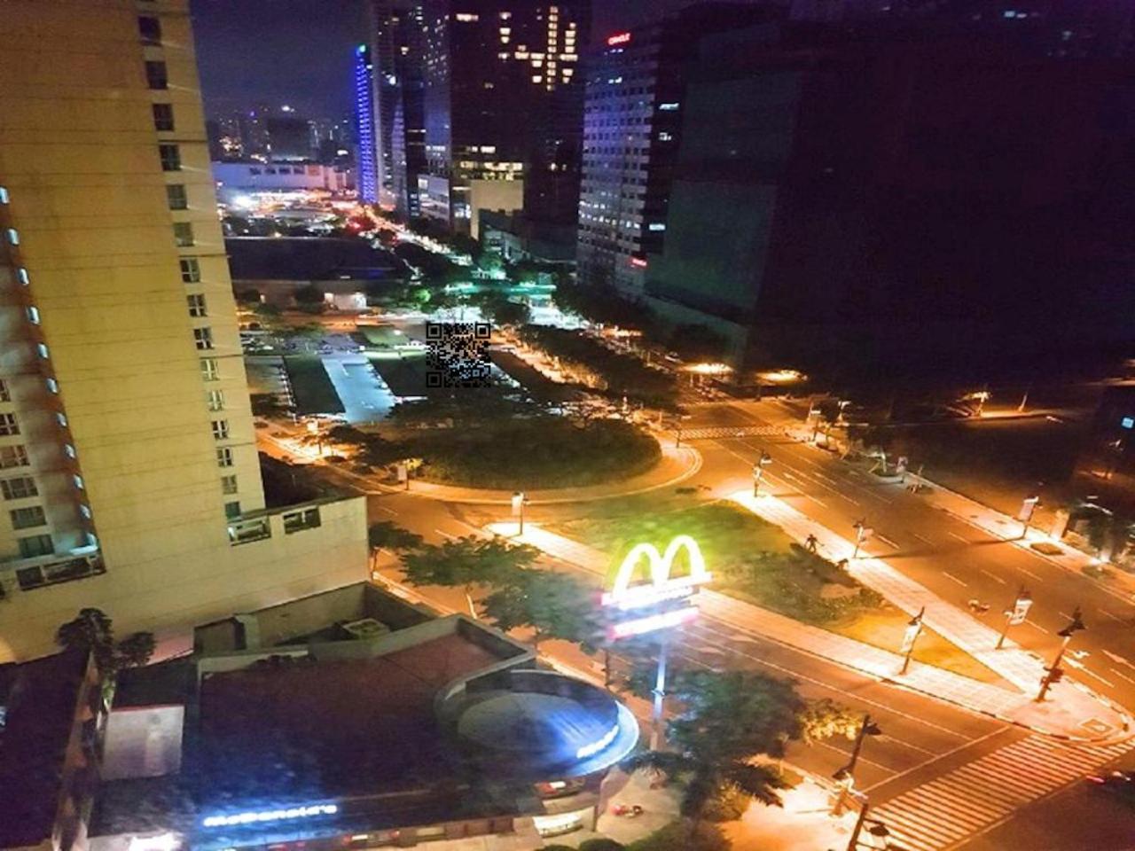 Avant Apartments At The Fort Taguig Buitenkant foto
